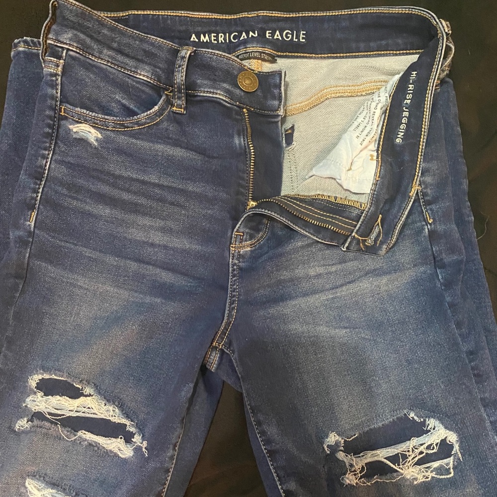 American Eagle Ripped jeans